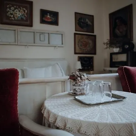 Rácz Vendégház, * Lajosmizse
